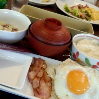 ���[�j���O��