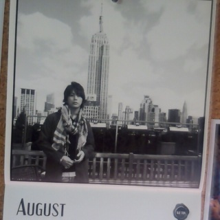 8���I����